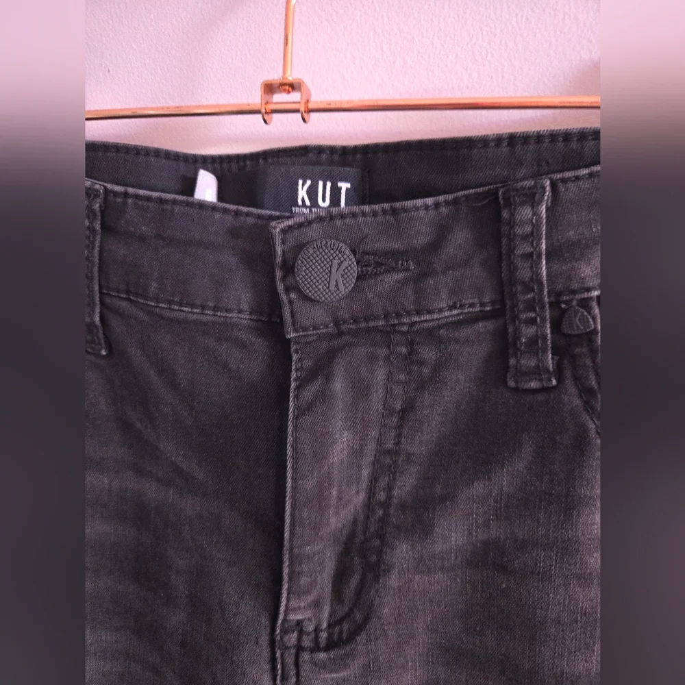 ​Kut from the Kloth Mia Toothpick Skinny Jeans – Distressed Black sz 6 - Picture 3 of 15